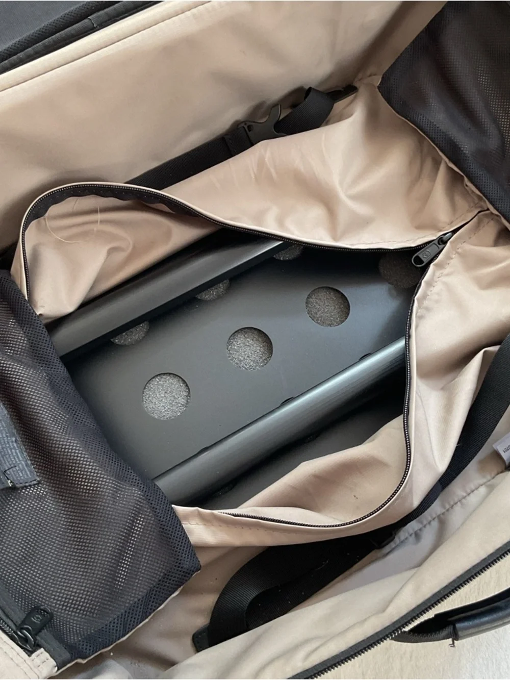 Victorinox Mobilizer NXT 5.0 Ultra Light 21” Carry-On Rollaboard